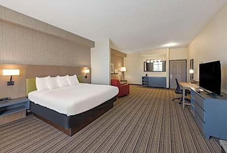 Premium Studio King Suite - Non-Smoking