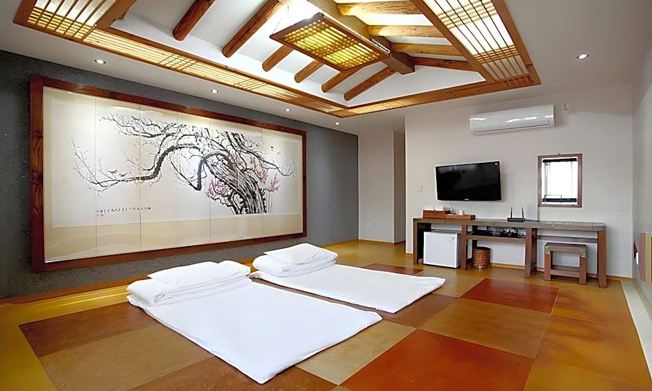 Jeonju Hanok Taejogung Hotel