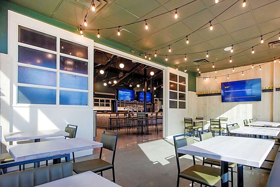 Four Points By Sheraton Edmonton Gateway