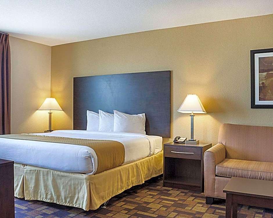 Quality Inn & Suites Minot North