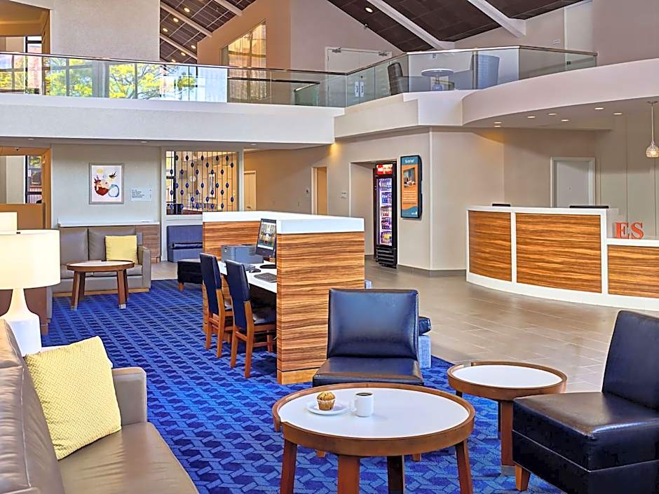 Sonesta Simply Suites Memphis East Poplar Pike