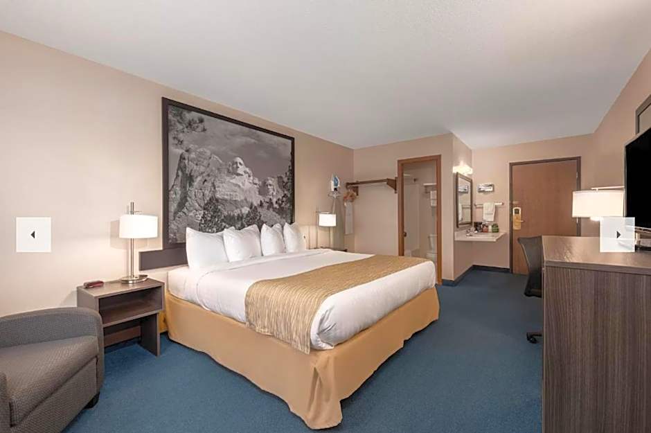 Super 8 by Wyndham Sturgis