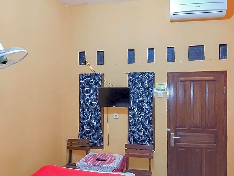 RedDoorz @ Rita Guesthouse Pangandaran