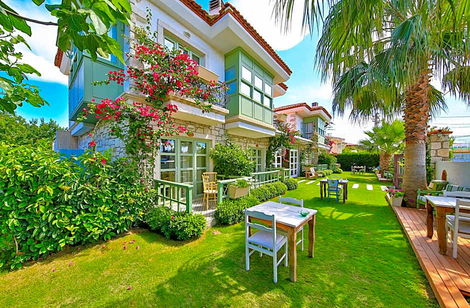Palas Alacatı - Adult Only