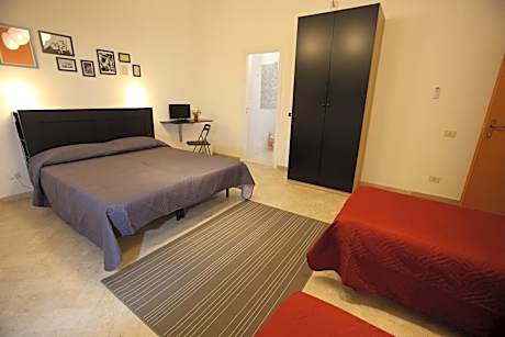 Quadruple Room with Private Bathroom