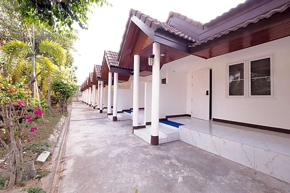 OYO 592 Goldenville Villa