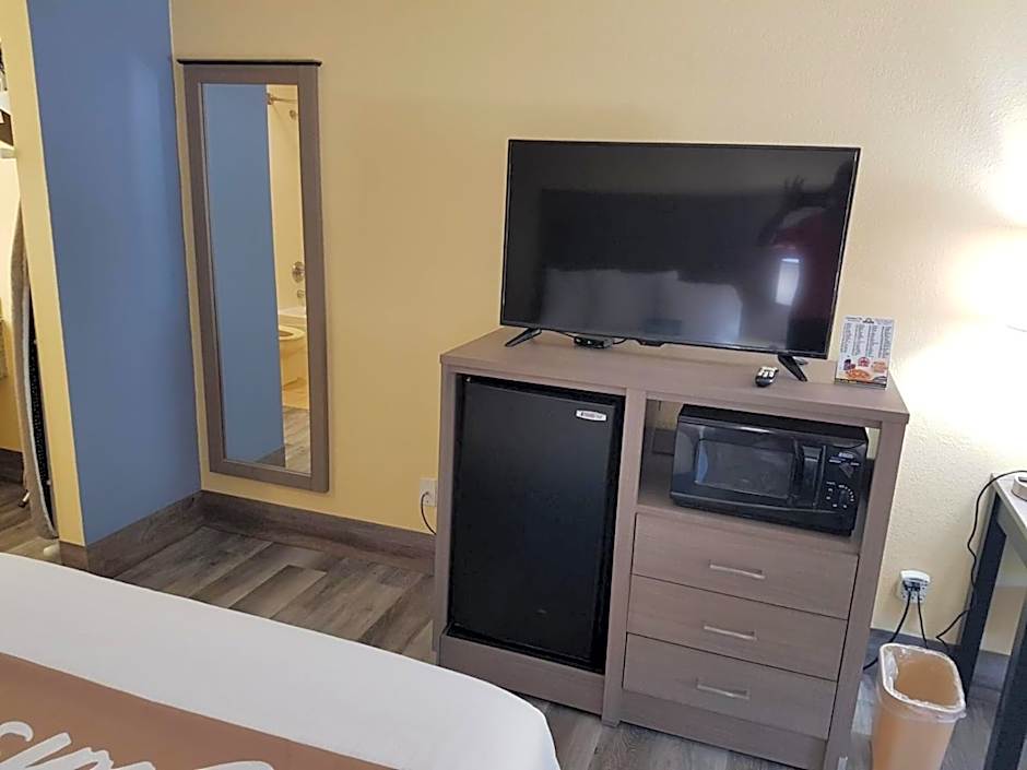 Days Inn by Wyndham Cleveland TN
