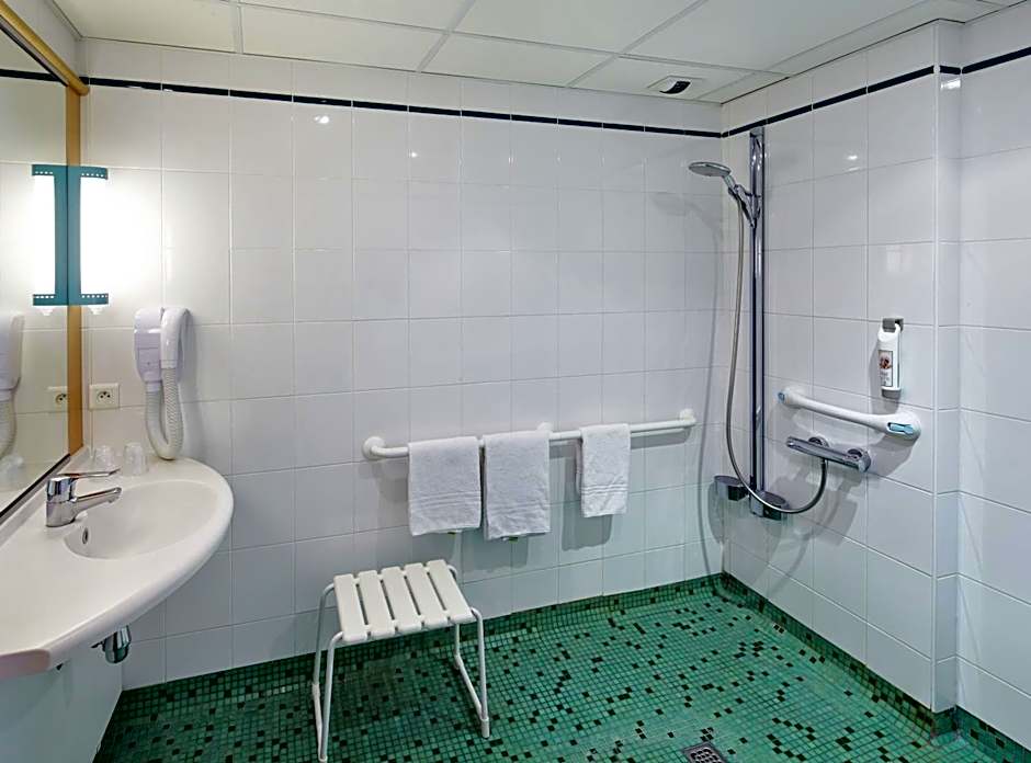 ibis Chartres Ouest Luce