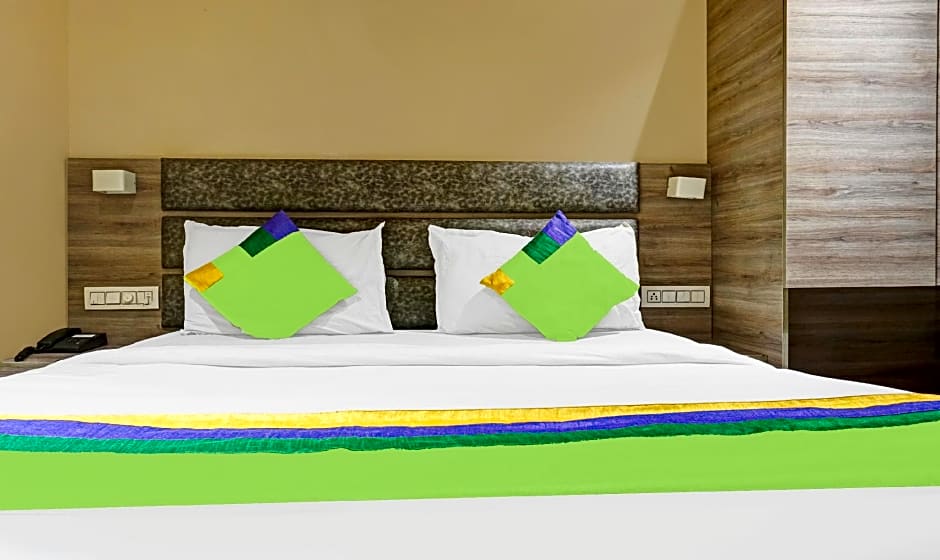 Treebo Trend Classic Grande, Camp