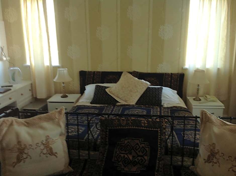 Balmoral Lodge Hotel