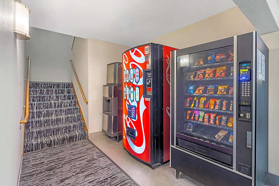 Quality Inn Chesterton near Indiana Dunes National Park I-94