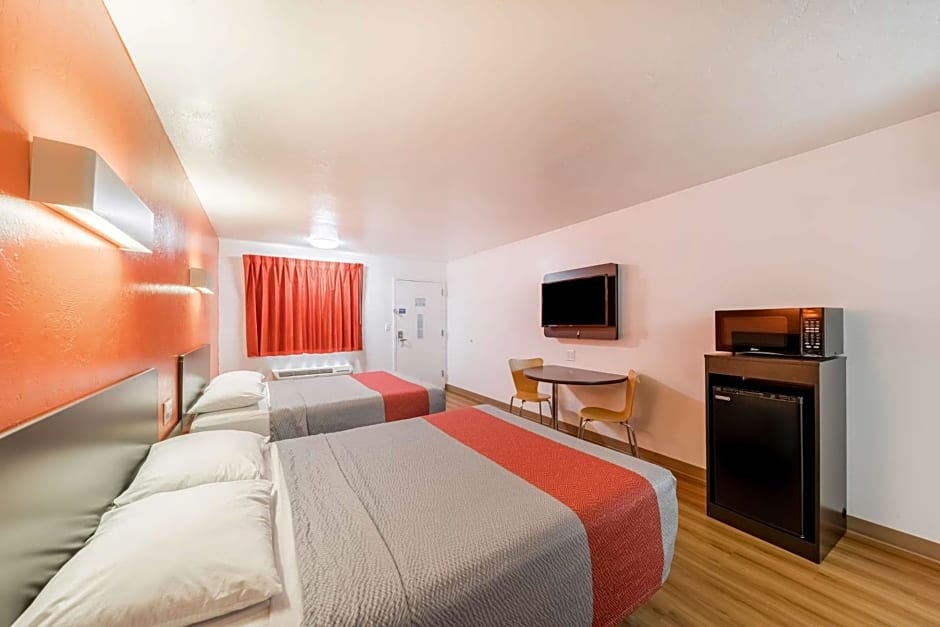 Motel 6-Oklahoma City, OK - Bricktown