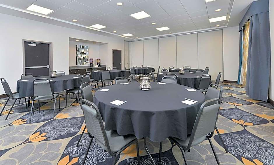 Hampton Inn By Hilton & Suites Des Moines Downtown