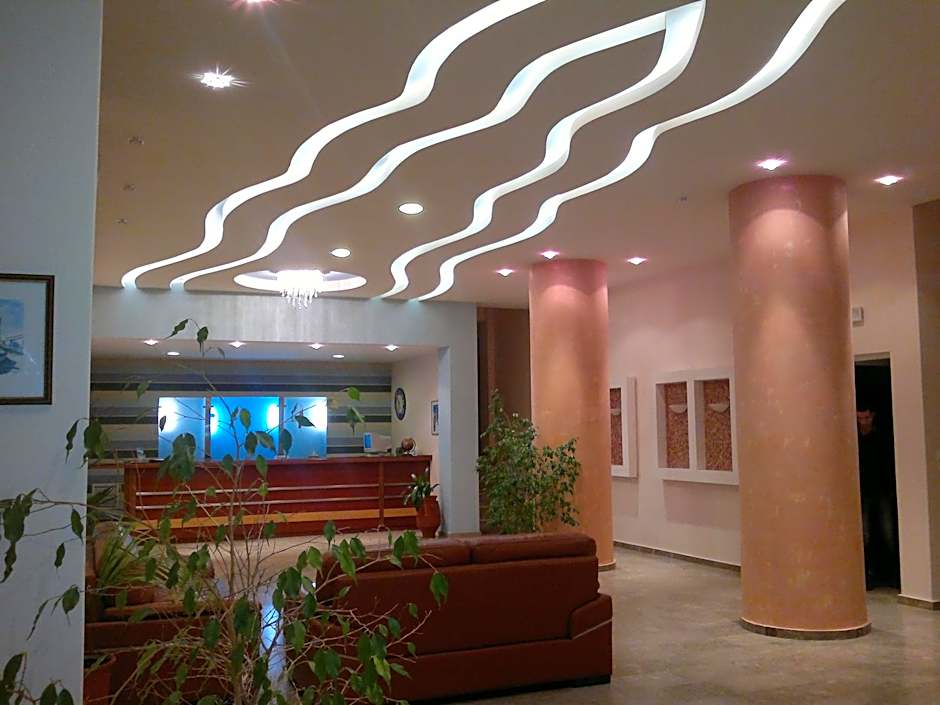 Three Stars Beach Hotel