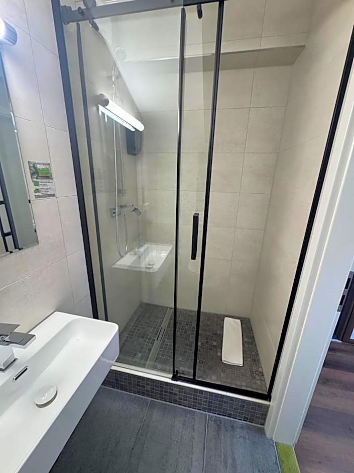 Hotel Capitol Zentrum - 24h -