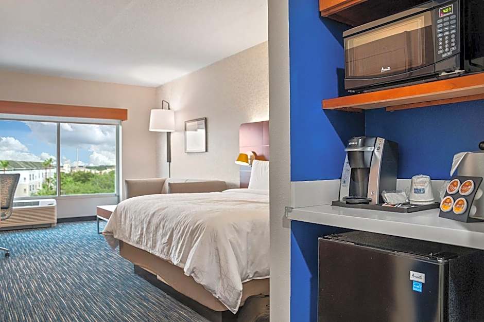 Holiday Inn Express Orlando - Lake Buena Vista Area By IHG