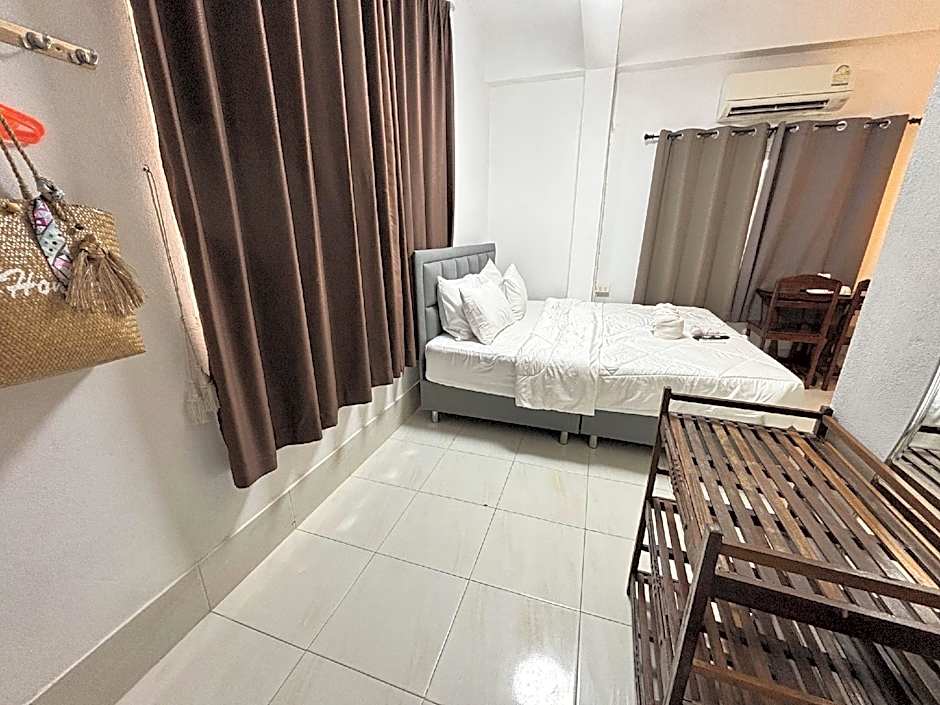 Miss Hong House