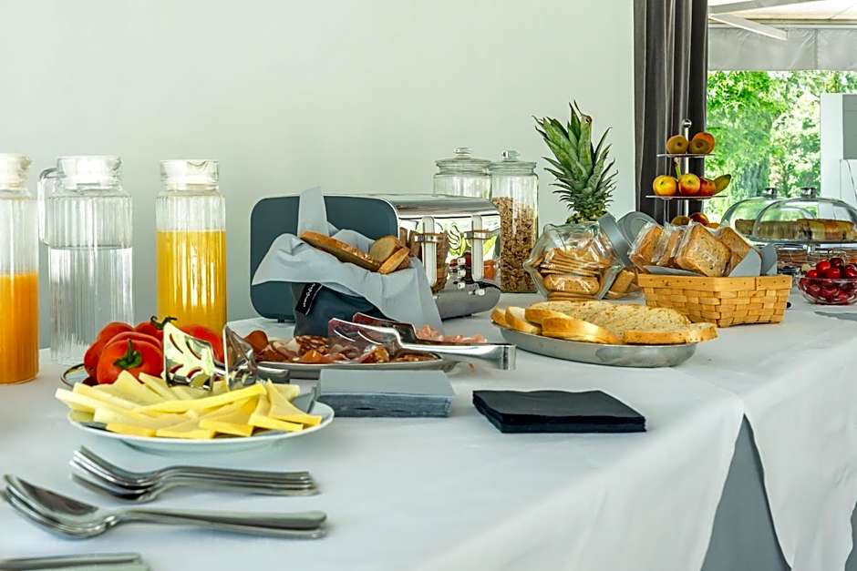 Casale Delle Ronde B&B