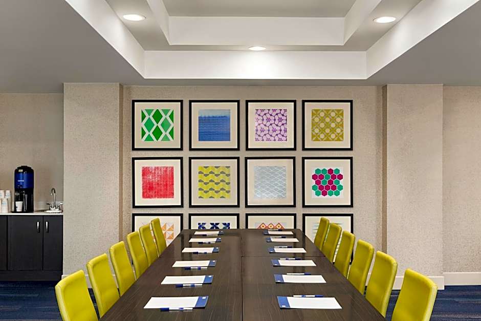 Holiday Inn Express Hotel & Suites Shawnee I-40 By IHG