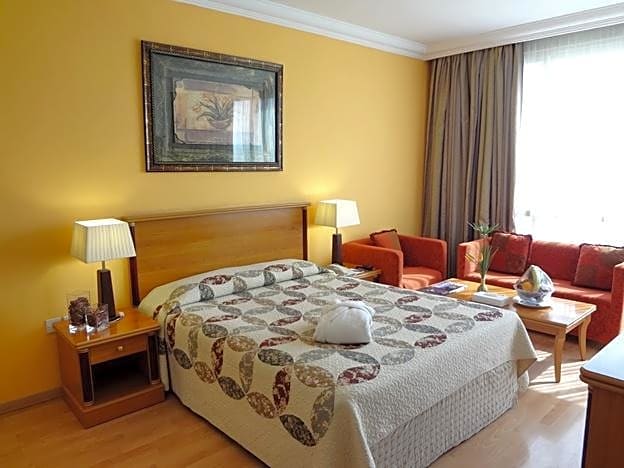 Le Royal Express Salmiya Hotel