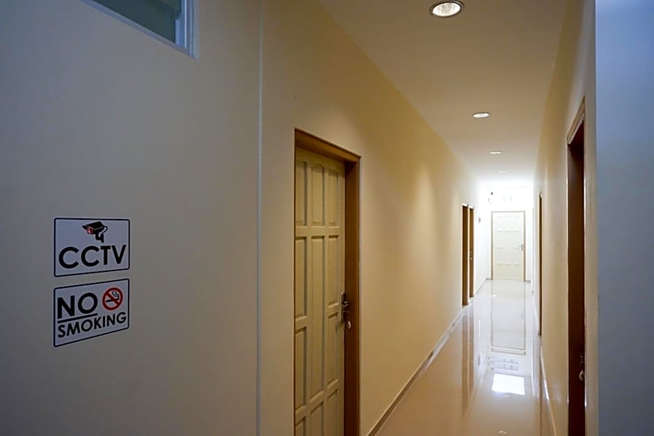 RedDoorz near Ambarrukmo Plaza Mall