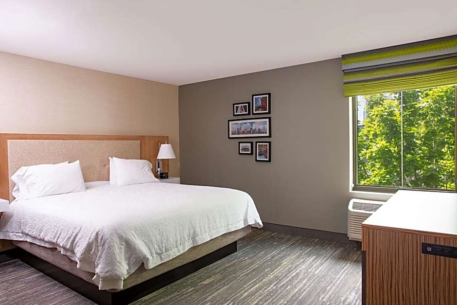 Hampton Inn By Hilton And Suites Seattle-Downtown