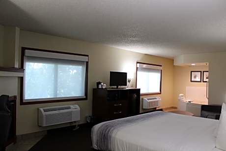 Luxury King Studio Suite - Non-Smoking