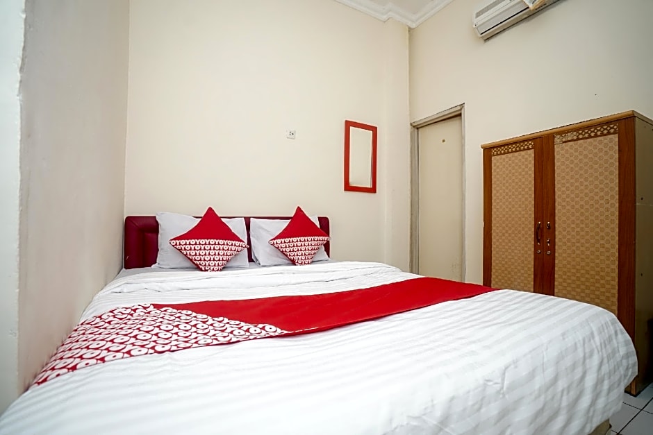 OYO 448 Hotel Central