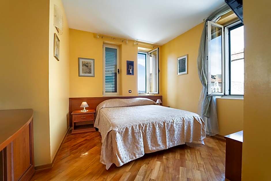 Hotel Peristil