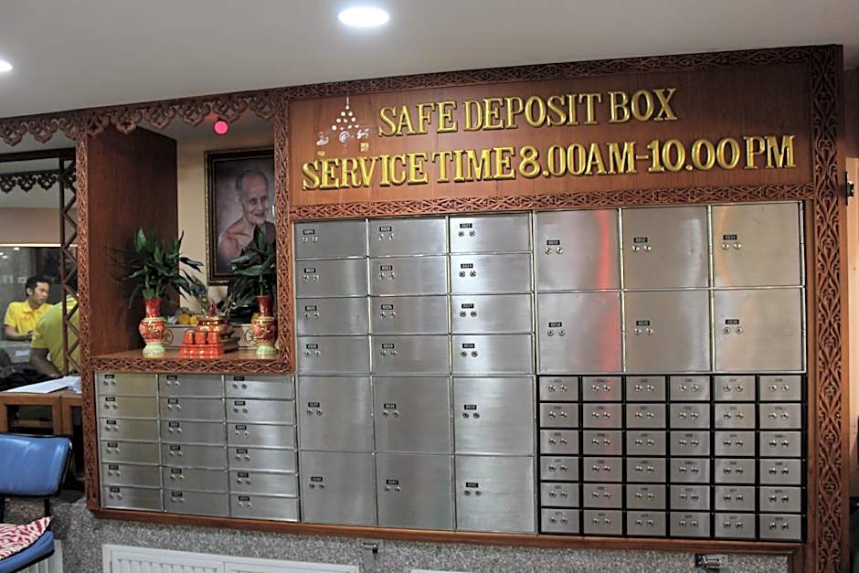 A.A. Pattaya Golden Beach Hotel