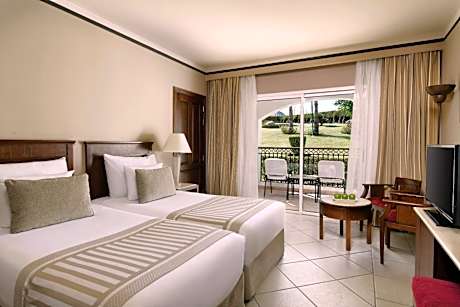 Family, Twin Bed, Garden View