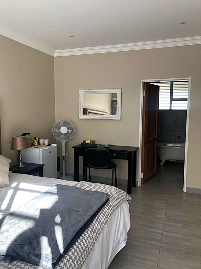 8 on Acacia Guesthouse