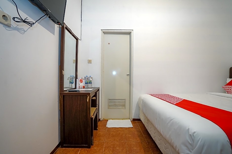 OYO 1844 Bravo Residence