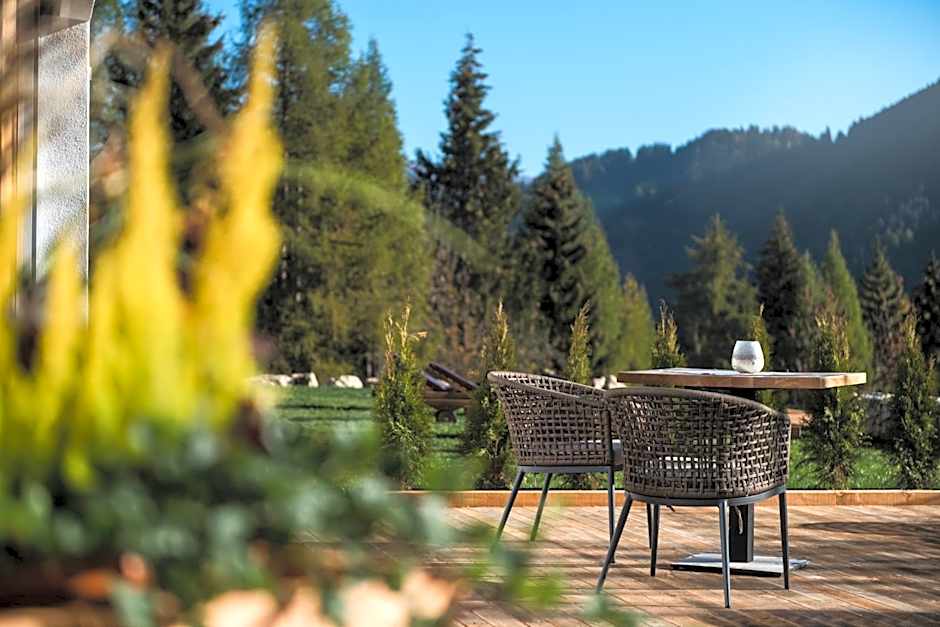 Les Dolomites Mountain Lodges