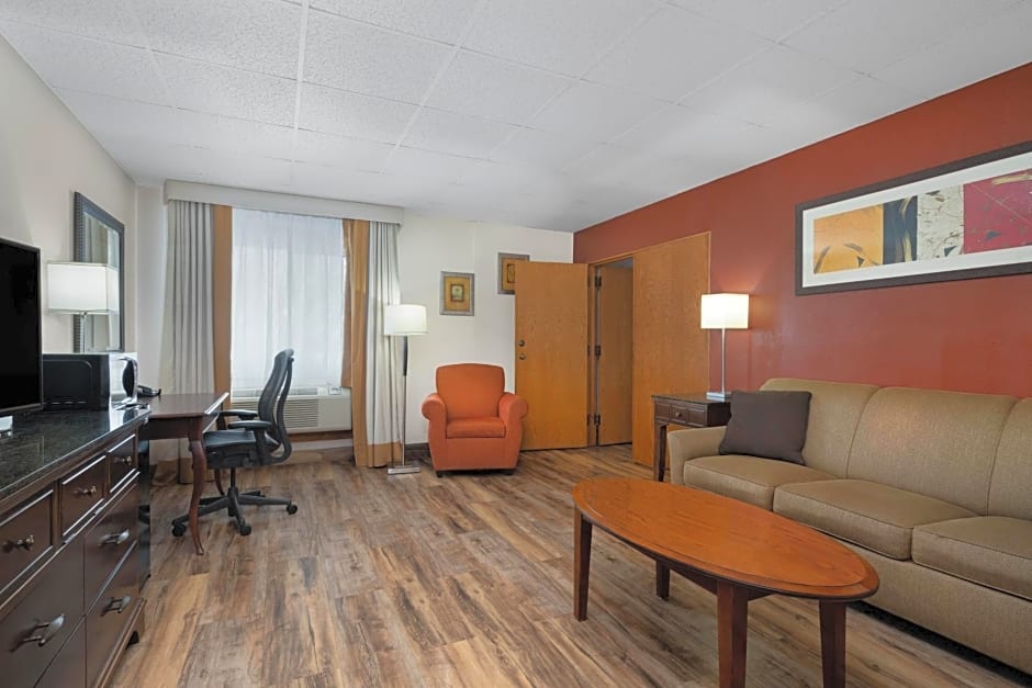 Albert Lea Inn and Suites