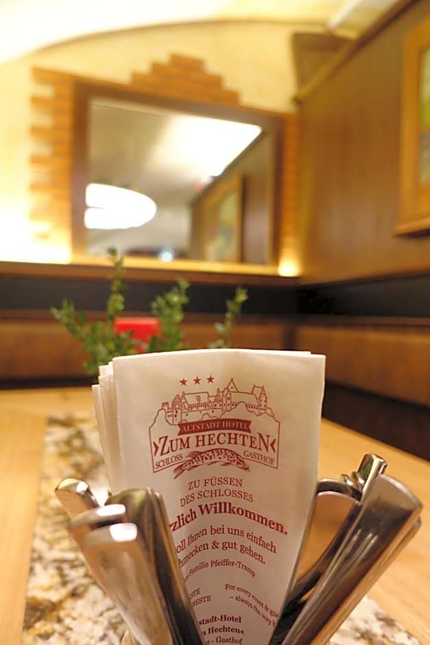 Altstadthotel "Zum Hechten"