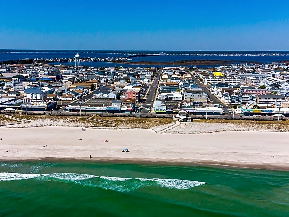 Boardwalk Sand & Surf Beach Hotel Oceanfront