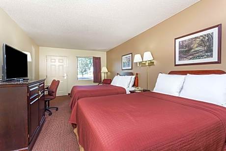 Queen Room with Two Queen Beds - Smoking