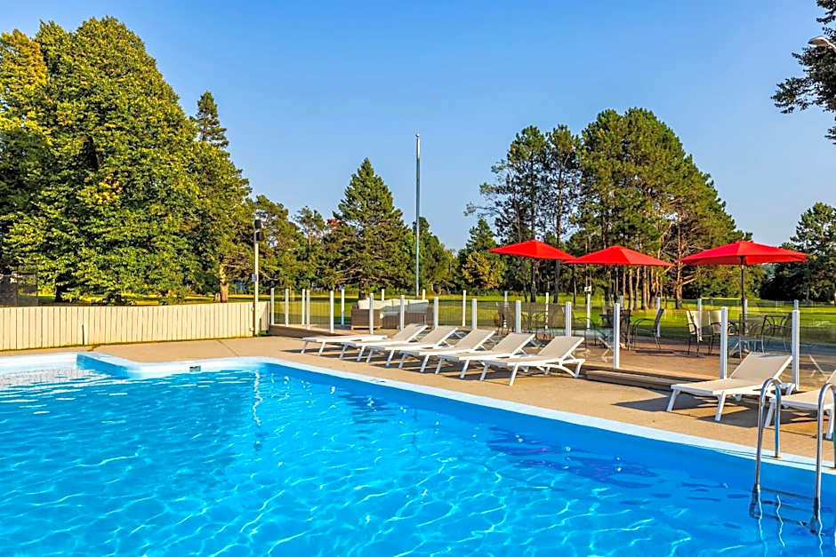 Quality Inn & Suites Garden Of The Gulf