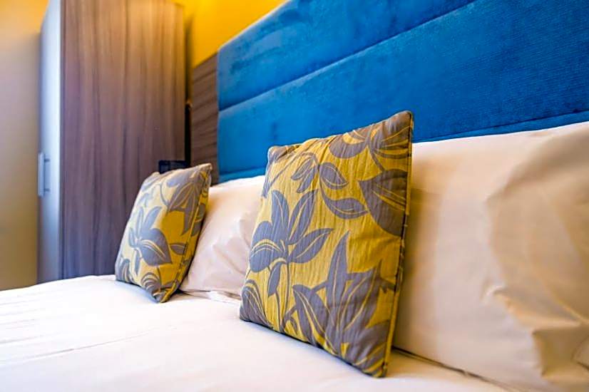 Stonecross Manor Hotel