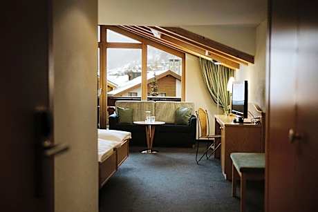 Deluxe Double Room with Matterhorn View