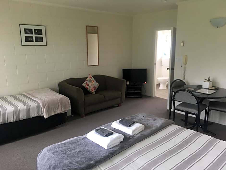 Photo 1 of 5 of Standard 1 Double Bed and 1 Twin Bed