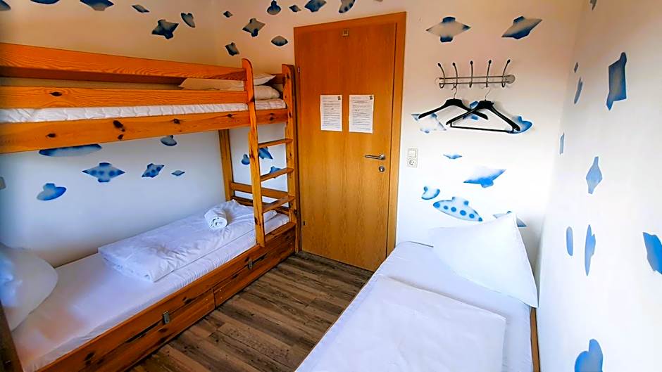 Alpking Hostel