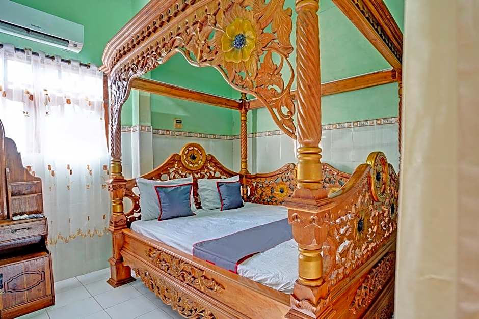 Collection O 92897 Hotel Intan Near Kantor Syahbandar Bawean