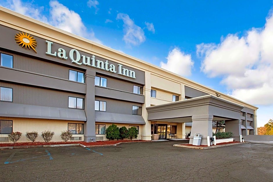 La Quinta Inn & Suites by Wyndham Detroit Canton