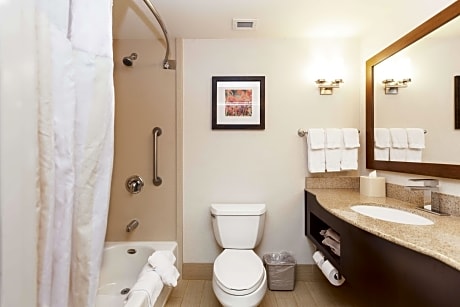 2 Queen Beds 1 Bedrm Suite Sofabed Pool View