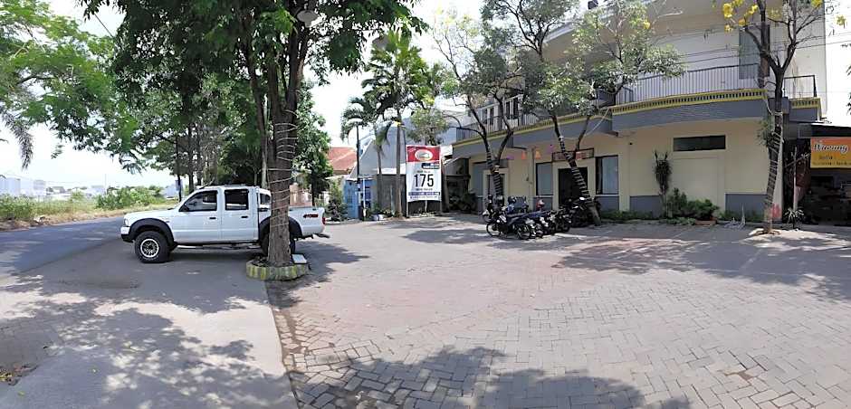 Hasanah Guesthouse Sawojajar