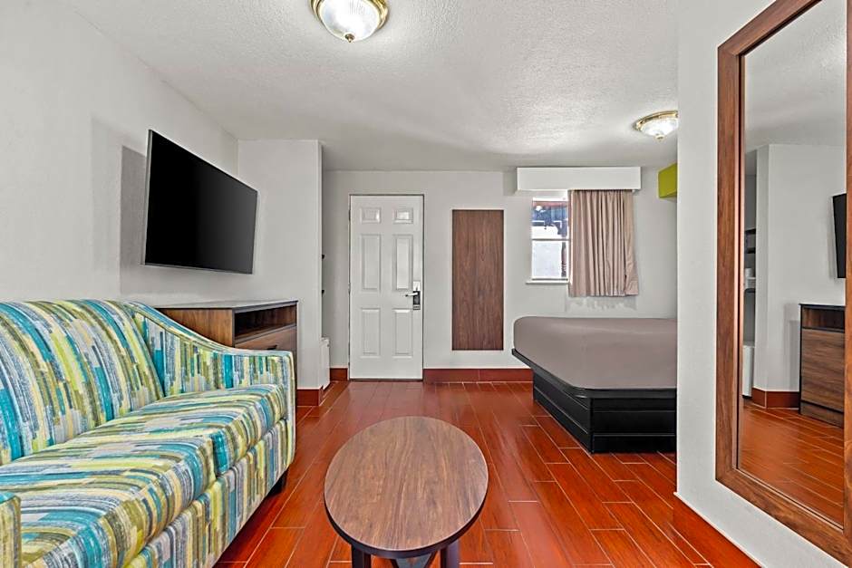 Travelodge by Wyndham Suites St Augustine