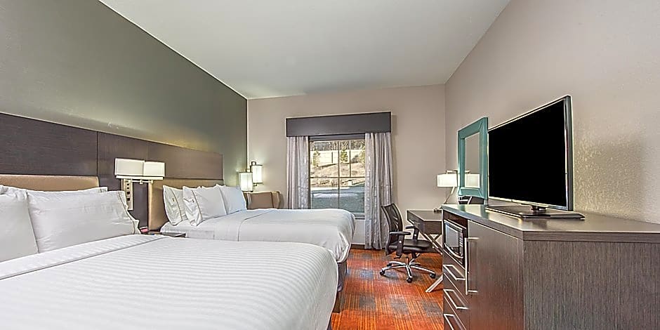 Holiday Inn Express & Suites Shawnee-Kansas City West By IHG