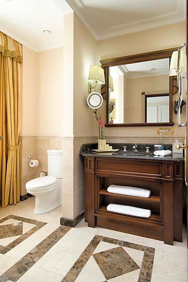 Nobil Luxury Boutique Hotel